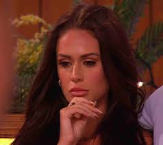 Confused Love Island fans spot show shake up as huge moment was 'missing'  and episode ended early