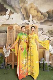 Áo dài xuân là trang phục được diện rất nhiều nhân dịp năm mới về. Xu HÆ°á»›ng Ao Dai Táº¿t 2021