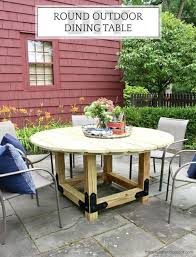 28 Diy Outdoor Furniture Projects To Get Ready For Spring Outdoor Dining Table Round Outdoor Dining Table Outdoor Dining Table Diy