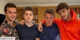 Simon castaldi a dû convaincre sa mère valérie sapienza. Simon Le Fils De Benjamin Castaldi Participera A La Prochaine Saison Des Princes Et Des Princesses De L Amour Video