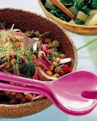 Salade De Tomates Pois Chiches Et Olives Au Cumin Pour 4 Personnes Recettes Elle A Table