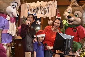 Limited number of rooms available for each date. Frosty Fun Awaits At Great Wolf Lodge S Annual Snowland Az Big Media