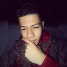 Curioso caso de foresis: En la foto vemos un Pseudoscorpión siendo  transportado por una mosca de la especie Leptopeza flavipes. En la biología  el término foresis se refiere a un tipo de