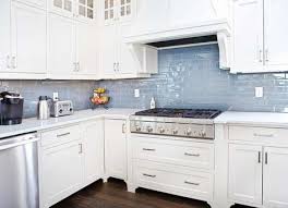 30 Days Of Easy Summer Diy White Shaker Kitchen White Shaker Kitchen Cabinets Kitchen Cabinet Styles