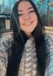 Emily Gilson's Instagram, Twitter & Facebook