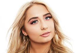 Scarlett Collins (@scarlycollins)