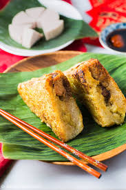 Vietnamese Square Sticky Rice Cake Banh Chung Delightful Plate Recipe In 2020 Sticky Rice Cakes Rice Cakes Banana And Rice