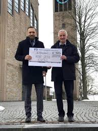 Vr bank fichtelgebirge swift codes are used when transferring money between banks, particularly for. Vr Bank Fichtelgebirge Frankenwald Anlasslich Des Kirchenjubilaums Der Herz Jesu Kirche In Marktredwitz Ubergab Unser Privatkundenbankleiter Tobias Gadelmeier Heute Einen Scheck Uber 500 An Herrn Pfarrer Triebenbacher Mit Der Summe Unterstutzen Wir