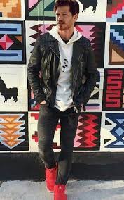 Omg Look At Him And Look His Wear Too Turkish Actors Turkish Film Turkish Beauty
