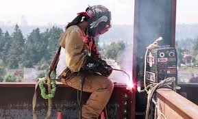 Ironworkers Close The Pay Gap Ucomm Blog Welding Projects Women Welder Welding