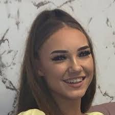 Mia Dobson's Instagram, Twitter & Facebook