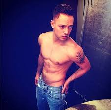 We are a production company and we are uploading professional content. Pee Wee Me Pongo De Pie 5 Fast Facts You Need To Know Heavy Com