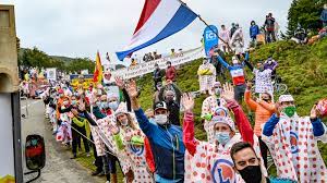 Tour de france 2021 live dashboard race info, preview, live video, results, photos and highlights. Tour De France 2020 Das Kleine Gluck Am Strassenrand Mein Frankreich