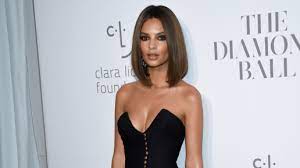 Daily mail, 23 мая 2021. Emily Ratajkowski Nackt Schwangeres Model Zieht Komplett Blank Fans Rasten Aus News De