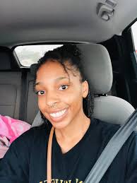 I am a stay at home mo. With 2 kids and I am offering help to those who may  need it...especially coming up