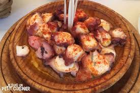 Comment Faire Le Poulpe A La Galicienne Pulpo A La Gallega Recette Facile L Une Des Tapas Tres Popu Recette Poulpe Tapas Espagnoles Tapas Espagnol Facile