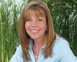 Holly Curley's Instagram, Twitter & Facebook