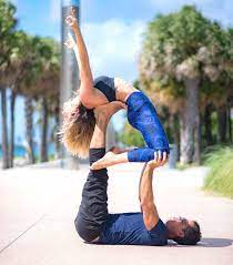 Bienvenidos al reto de yoga de 40 días, en esta segunda clase continuaremos con los estiramientos generales para el cuerpo. Acro Yoga Inspiration Bananablondie108 Murdoc305 Fotografia De Yoga Fotos Yoga Poses De Yoga De Parejas