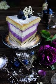 Heidelbeer Kasesahnetorte Mit Holunderblute Kase Sahne Torte Heidelbeer Torte Leckere Torten