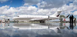 Emirates, which is headquartered in dubai, currently offers captains monthly salariesof at least $16,000, in addition to either a monthly housing allowance of $4,377 or company provided housing. How Much Money Do Private Jet Pilots Make Naibuzz
