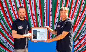 Pedig úgy tűnt, szerencsés csillagzat alatt született. Kwdj7tuy8ykum