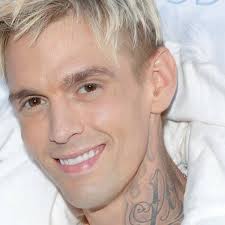 Los famosos reaccionan a la muerte de Aaron Carter: el mensaje de su ex,  Hilary Duff, y otros amigos