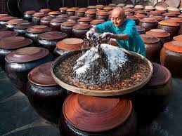 traditional method of making soy sauce chiayi taiwan 嘉義 新港 製作醬油 taiwan travel taiwan chinese landscape