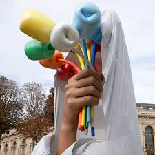 The miniature replica puppy comprised of dried flowers sitting atop of a plastic base foundation (printed on base. Jeff Koons Unveils His Iffy Bouquet Of Tulips For Paris The New Yorker