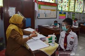 Kalau untuk swasta, tergantung selera orangtua. Pekanbaru Mulai Sekolah Tatap Muka Di Tengah Pandemi Antara News