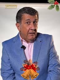 Il-preżentaturi jużaw it-talent tal-kant 🎶🎄 Min taħseb li huwa l-aktar  intunat? 🤔👇