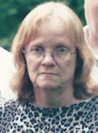 Carrie Custer's Instagram, Twitter & Facebook