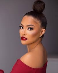 Sasha Lee's Instagram, Twitter & Facebook