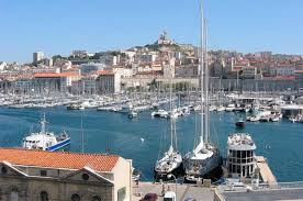 L'intrigue est solide et la réalisation soignée. Les Mysteres De La Chorale En Tournage A Marseille Pour France 3 Avec Maud Baecker Et Nicolas Marie