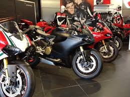 Black glossy and matte nails without tools: Tri Matte Black S Glossy Black Base Ducati Forum