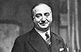 Szereleméhes díva, kannibál előemberek és szintipop