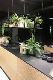 Cuisine Moderne En Bois Sans Poignee Etagere Suspendue Cuisine Plantes De Cuisine Cuisine Bois Moderne