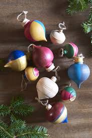 Ideas and activities to have family fun, homemade christmas decoration the whole family will love to create together and will help you ring in the season with warmth and good cheer. 50 Diy Christmas Ornaments Best Homemade Christmas Ornaments 2020