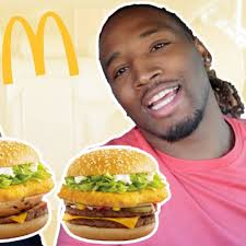 COUPLE TASTING MCDONALD'S...