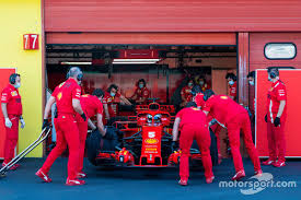 It just feels wrong leaving a turbocharged supercar like the ferrari f40 locked away in a garage never to emerge. Ferrari Schutzmasken Fur Garagencrew Grosste Herausforderung