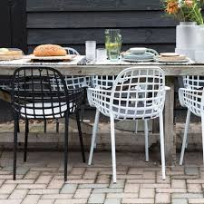 Der Design Stuhl Albert Kuip Mit Kult Status Als Garten Modell Robust Pflegeleicht Stapelba Stuhl Design Gartenstuhle Stapelbar Schmiedeeiserne Gartenmobel