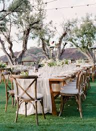 La Tavola Fine Linen Rental Aurora Ivory Table Runner With Nuovo Ivory Napkins Photography Jeanni Duna Wedding Reception Tables Event Floral Design Wedding
