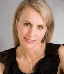 Andrea Lomas's Instagram, Twitter & Facebook