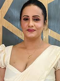 Salon Mirelz by Dinushi Perera