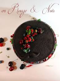 J En Reprendrai Bien Un Bout En Rouge Noir Idee Patisserie Decoration Patisserie Idee Gateau