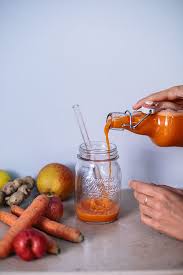5 Idees De Jus Frais Avec Fruit Legumes D Automne Pour Faire Le Plein De Vitamines Bloo Jus De Fraise Fruits Et Legumes De Saison Idee Recette Vegetarienne