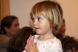 Jellybone Rivers gets wiggles and giggles from Island children