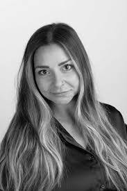 Gabrielle Sharp's Instagram, Twitter & Facebook