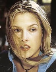 Clare Rivers's Instagram, Twitter & Facebook