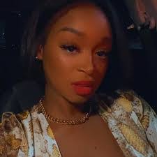 Sharon Pascal's Instagram, Twitter & Facebook