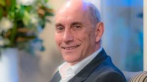 Police accuse Sydney plastic surgeon Dr Richard Sackelariou of sexually  abusing eight girls